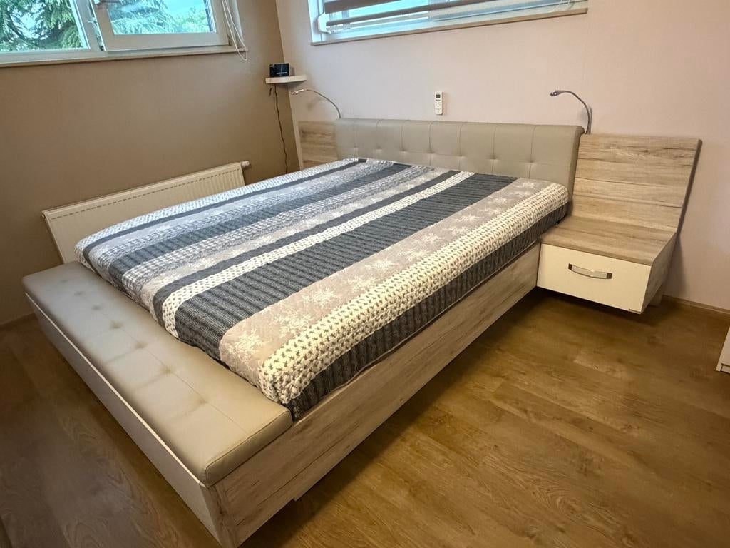 Bed in nieuwstaat!, Huis en Inrichting, Slaapkamer | Bedden, Ophalen, Verstelbaar, Wit, Tweepersoons