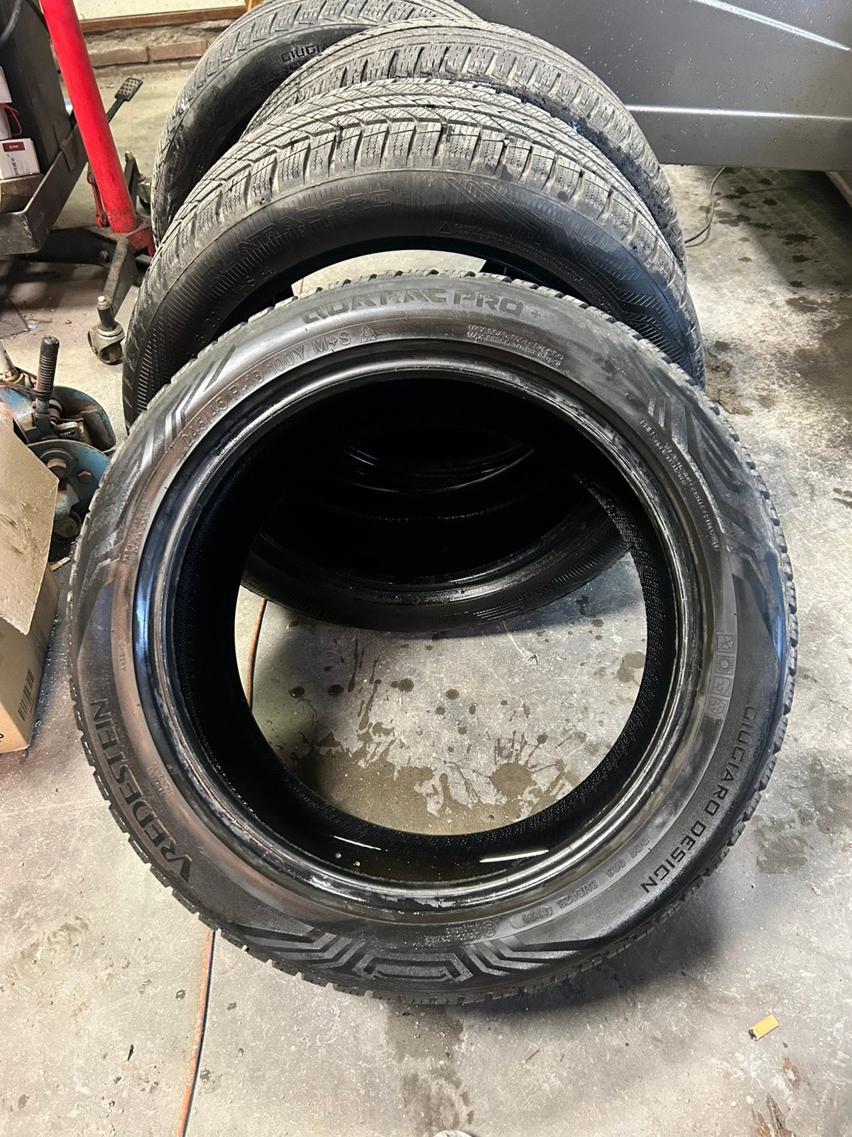 Set 245/45R18 vredestein, Ophalen, Zo goed als nieuw