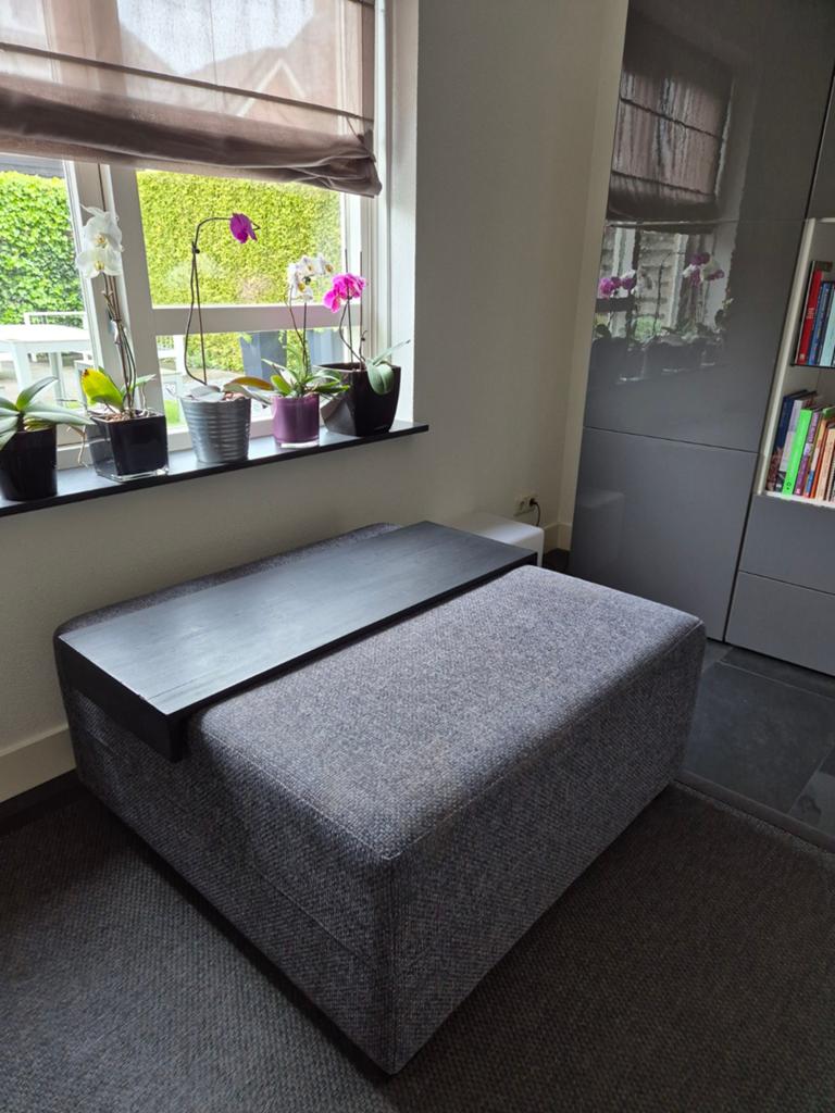Gratis Hocker / poef met dienblad, 100x100 cm, Huis en Inrichting, Banken | Voetenbanken en Poefen, Gebruikt, 75 tot 100 cm, 75 tot 100 cm