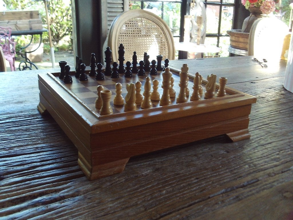 Houten schaakset in doos - 30x30 cm, Hobby en Vrije tijd, Een of twee spelers, Ophalen of Verzenden, Gebruikt