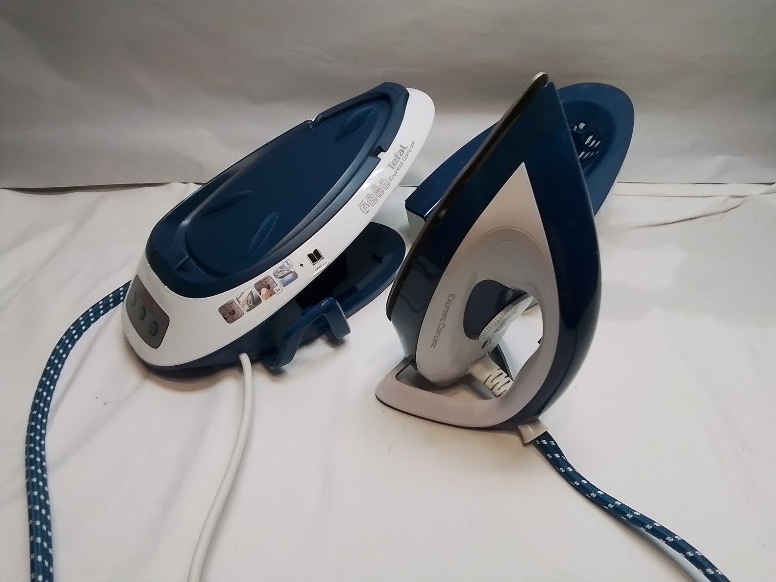 Tefal Express Compact Stoomgenerator Strijkijzer SV7110, Ophalen, Zo goed als nieuw, Strijkijzer met snoer