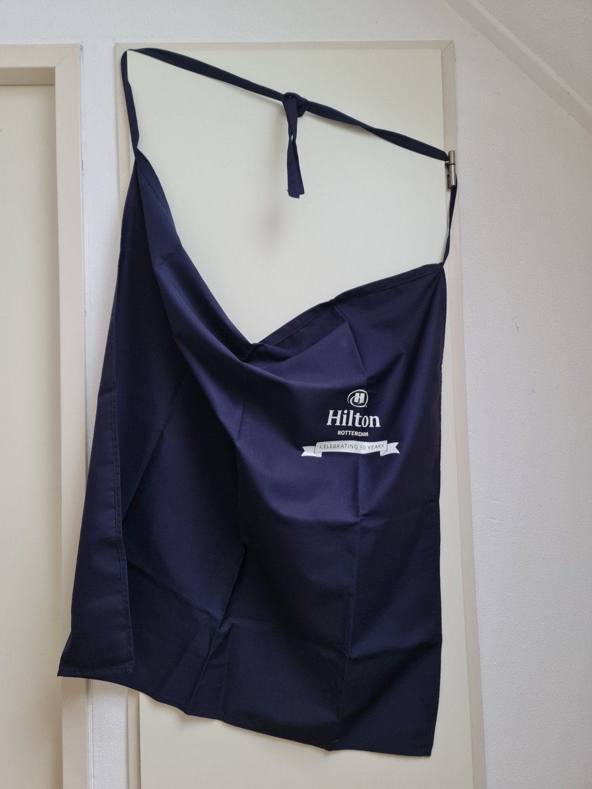 Hilton Hotel Rotterdam horeca sloof schort lang ongebruikt, Ophalen, Zo goed als nieuw, Blauw, Schort