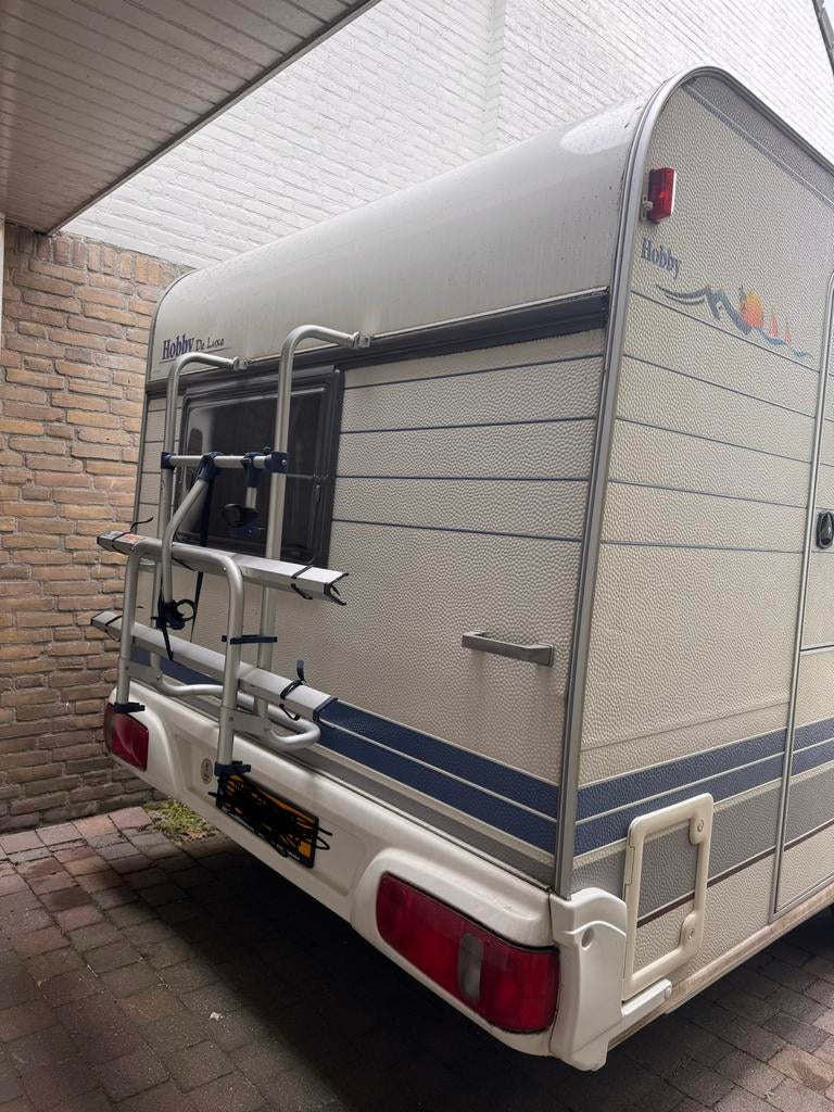 Hobby Caravan De Luxe 400, Caravans en Kamperen, Caravans, Particulier, tot en met 4, Treinzit, Hobby, Fietsenrek, Ophalen