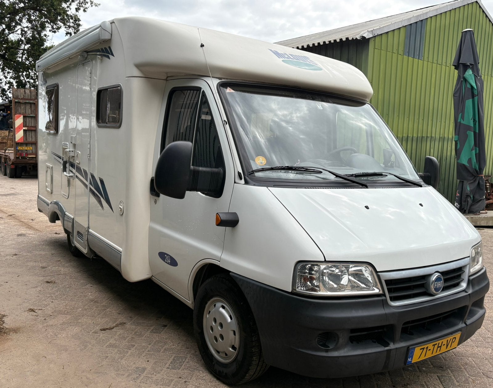 Mc Louis camper 2006 - 83k op teller, Caravans en Kamperen, Campers, Fiat, 6 tot 7 meter, Particulier, Half-integraal