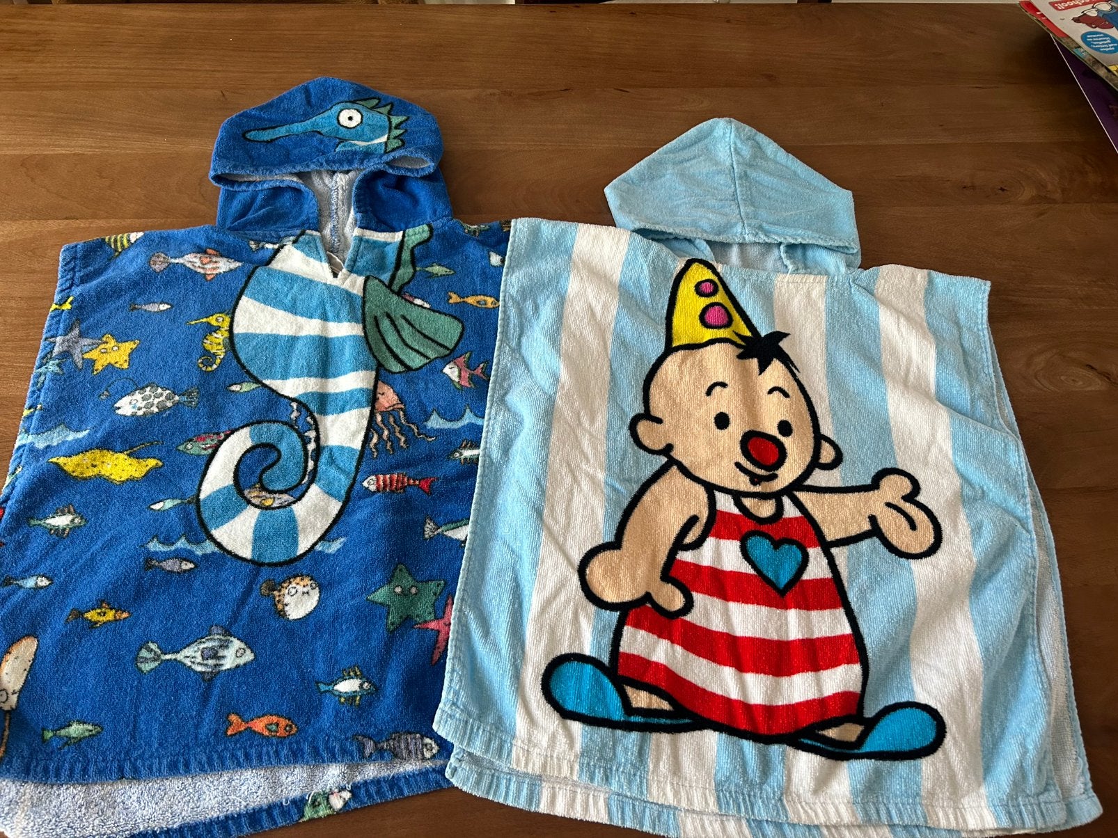 2 baby badponcho’s zara home en bumba, Ophalen, Zo goed als nieuw, Jongen of Meisje, Zwemschoenen