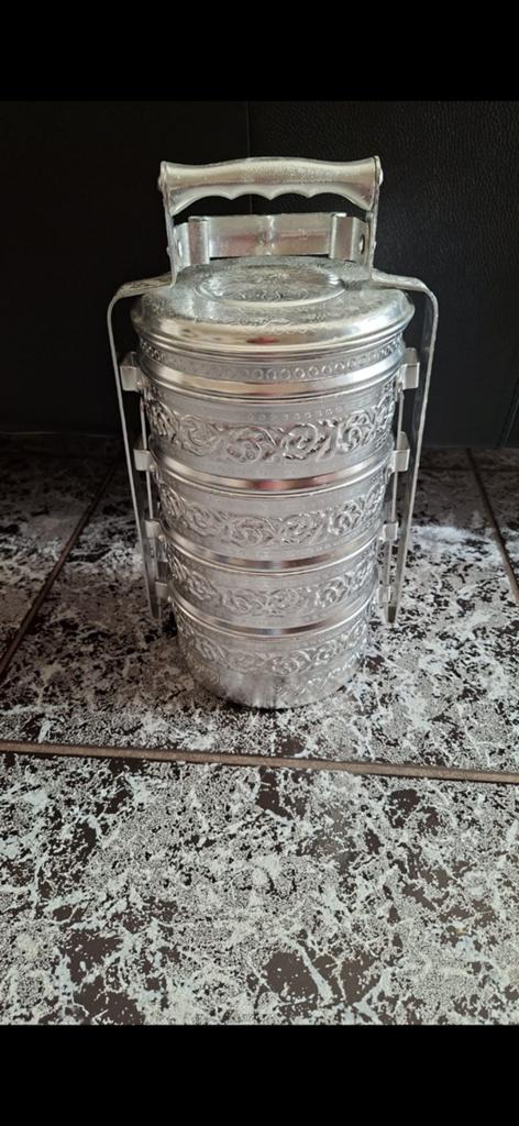 Vintage Zilverkleurige Tiffin Lunchbox met 4 Lagen, Ophalen