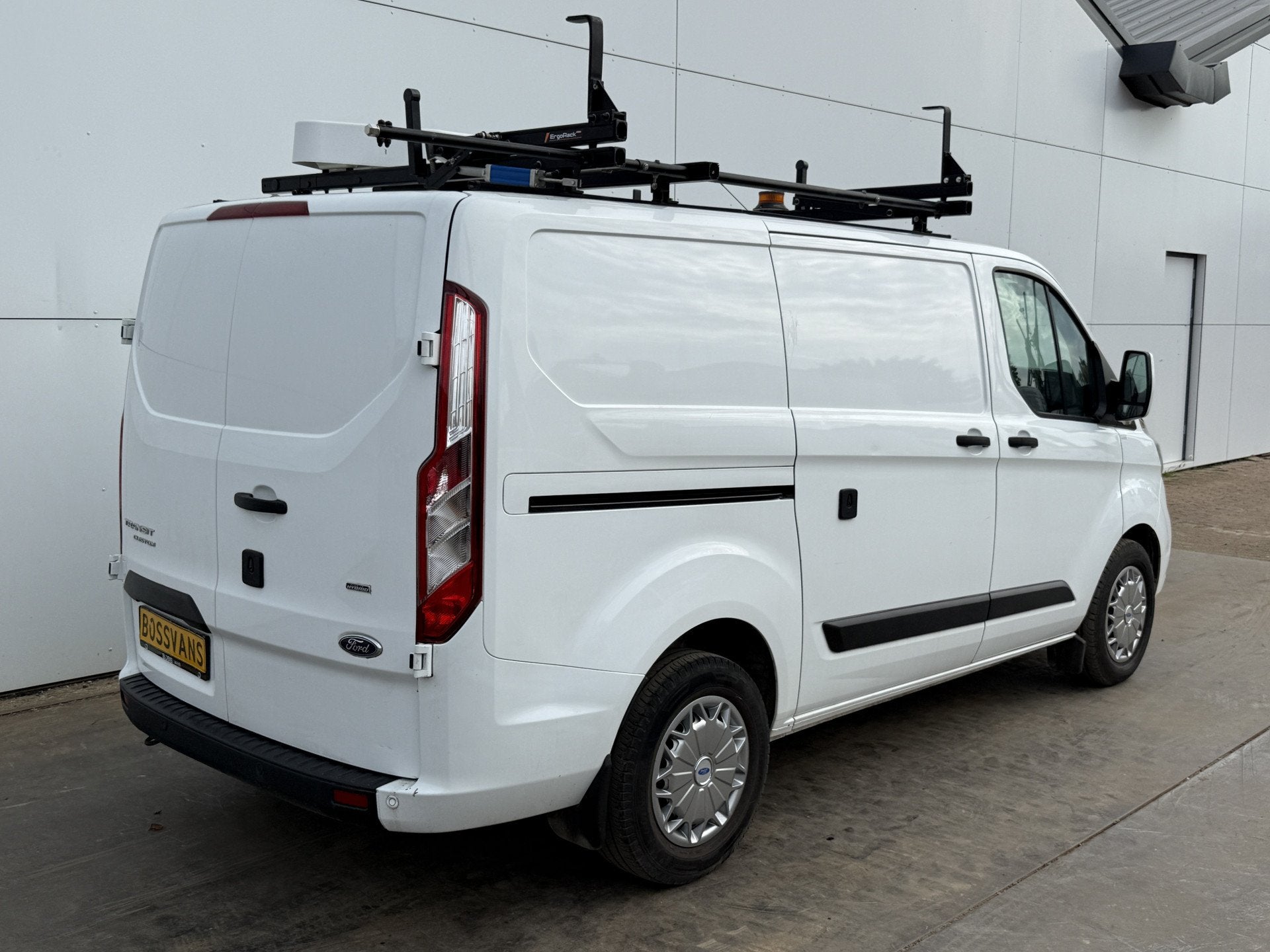 Ford Transit Custom 340 1.0 PHEV 120PK L1 *ELEKTRO MOTOR KAP, Auto's, Stof, Gebruikt, Zwart, Wit