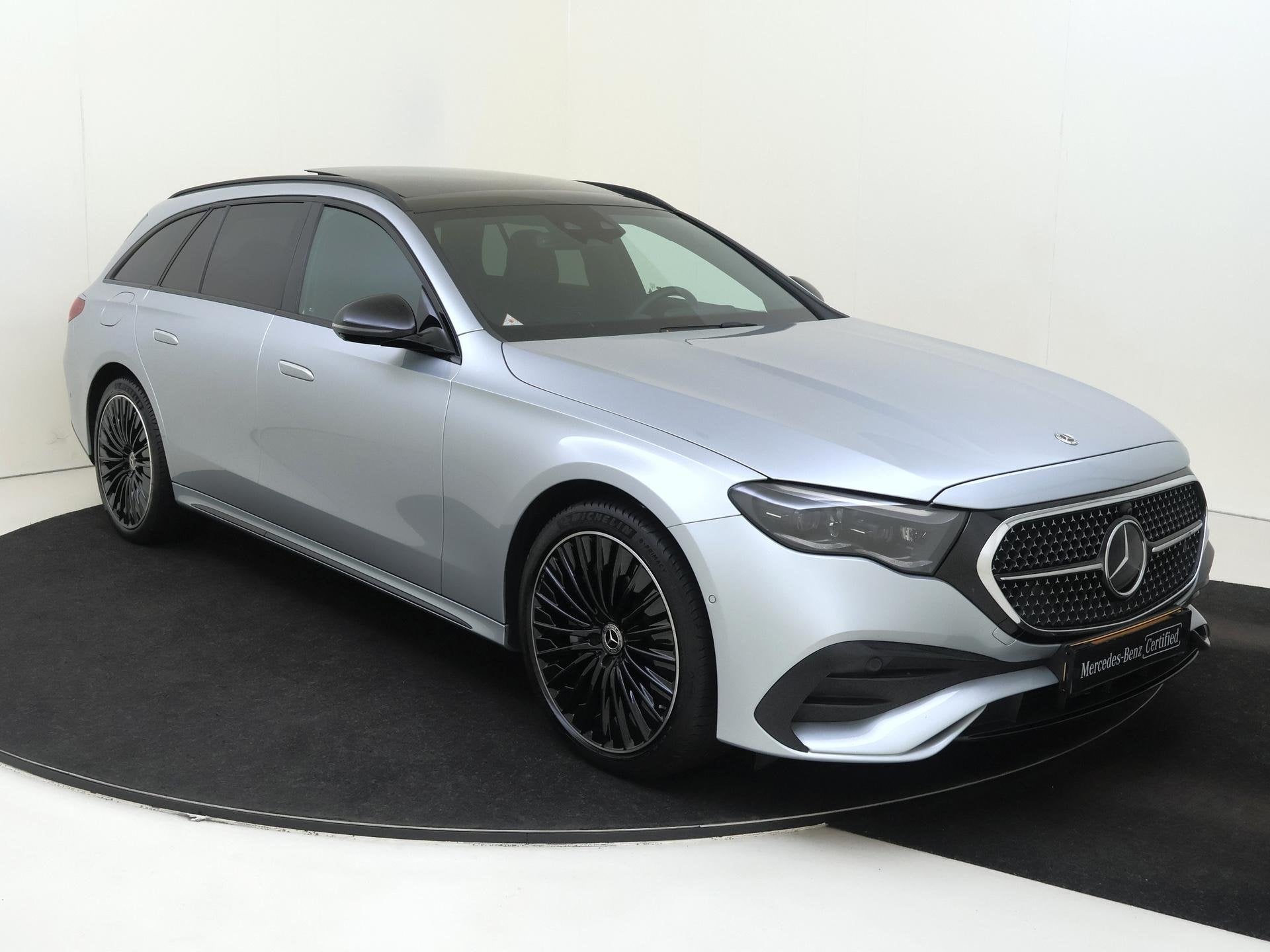 Mercedes-Benz E-klasse Estate 300 e AMG Line Premium/ Panora, Auto's, Automaat, Gebruikt, Euro 6, 4 cilinders