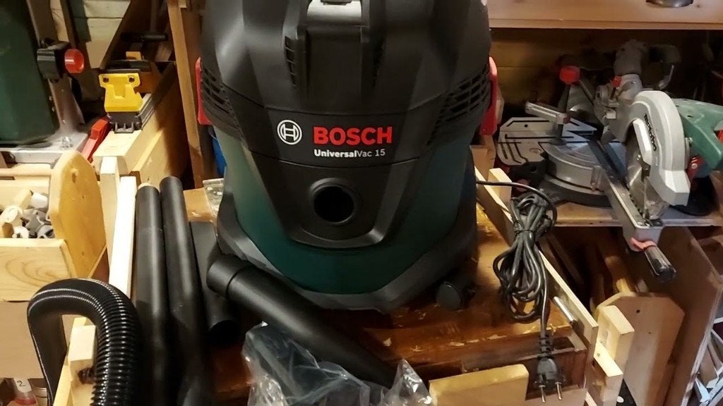 Bosch UniversalVac 15 nat- en droogzuiger / bouwstofzuiger, Witgoed en Apparatuur, Gebruikt, Bosch, Industriële stofzuiger, Minder dan 1200 watt