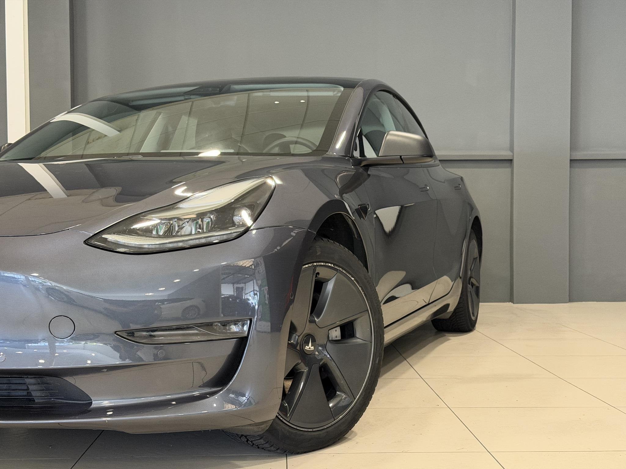 Tesla Model 3 Long Range AWD 75 kWh | Trekhaak | SOH 91,9% |, Auto's, Automaat, Stof, Gebruikt, Origineel Nederlands