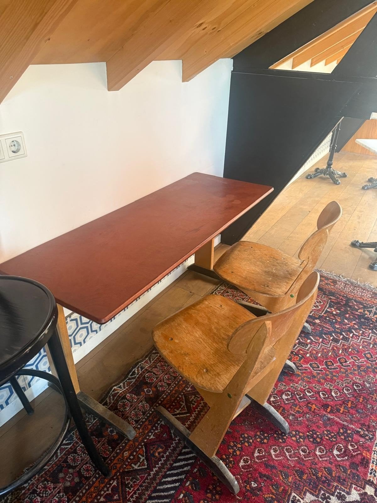 Kinderbankje met tafel, Ophalen