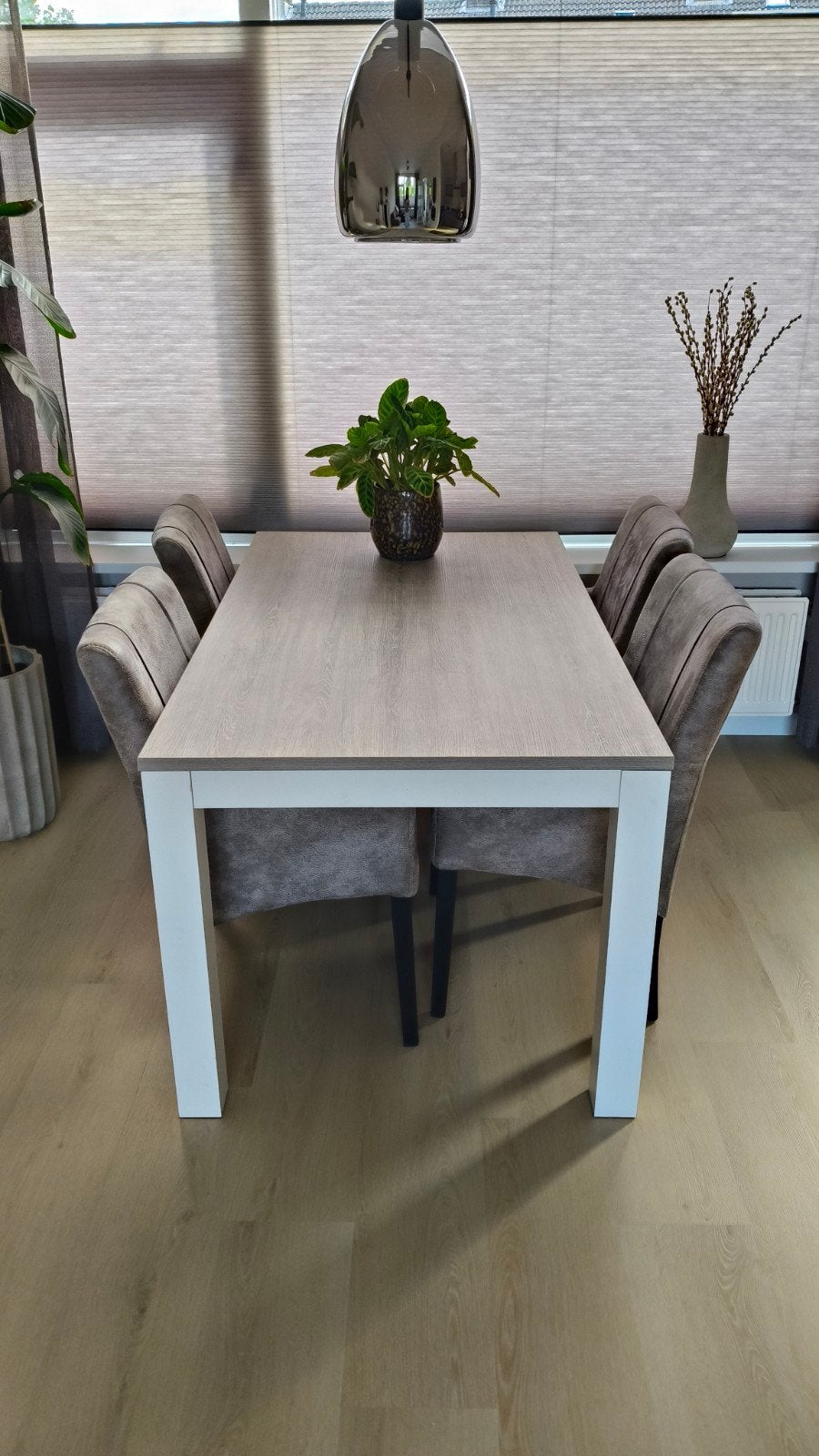 grijze/taupe eettafel met witte poten, Ophalen, Zo goed als nieuw, Rechthoekig, 50 tot 100 cm