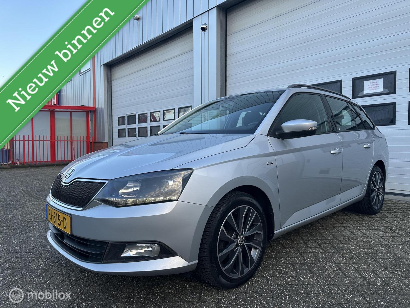Skoda Fabia Combi 1.2 TSI Drive/Airco/Cruise/Trekhaak/Navi, Auto's, Euro 6, 4 cilinders, Handgeschakeld, 1033 kg