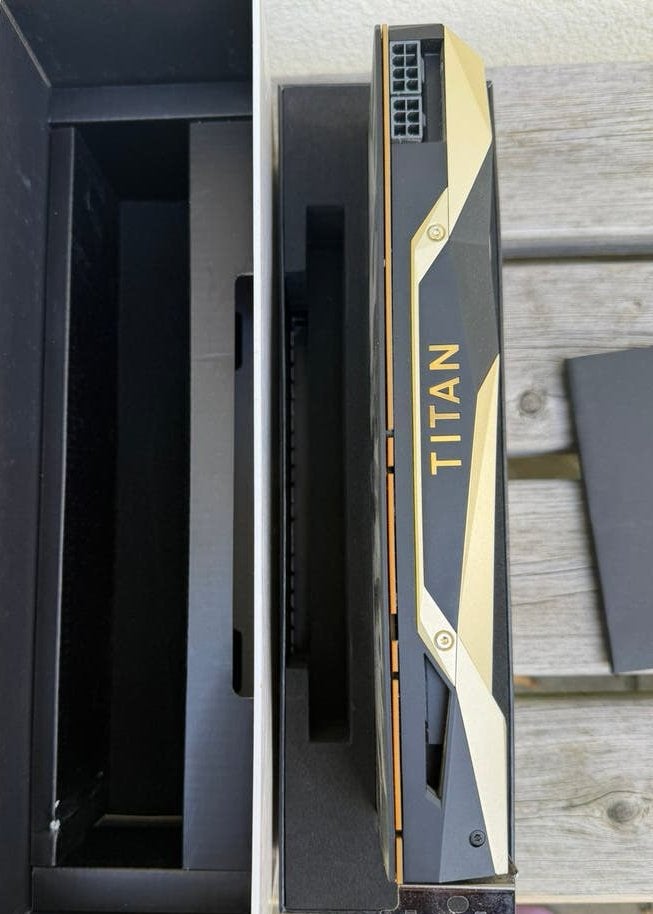NVIDIA TITAN V 12GB HBM2 – werkend met originele doos, Computers en Software, Ophalen, Zo goed als nieuw, PCI-Express 3, HDMI