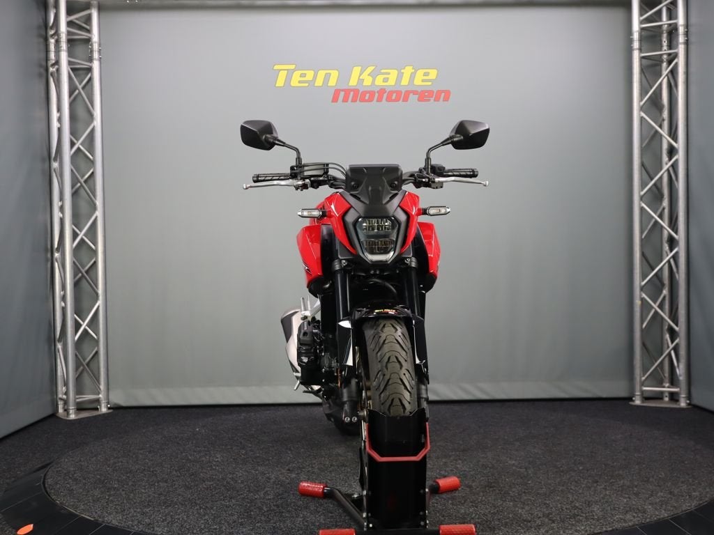 Honda CB 500 Hornet E-Clutch, Bedrijf, Traction Control, 471 cc, 12 t/m 35 kW
