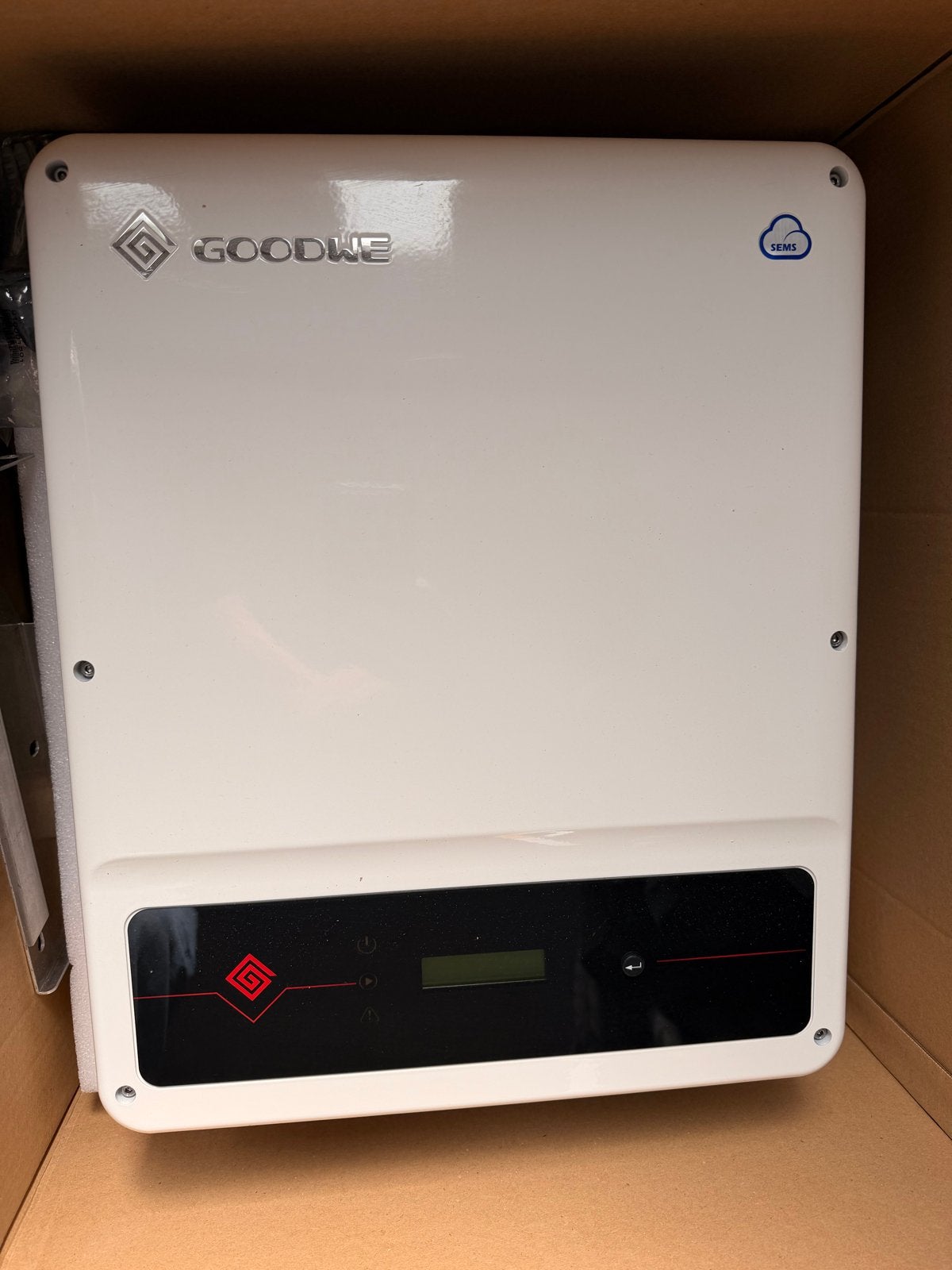 Nieuwe GoodWe GW5K-DT omvormer voor zonnepanelen, Doe-het-zelf en Verbouw, Zonnepanelen en Toebehoren, Ophalen, Nieuw, Overige typen