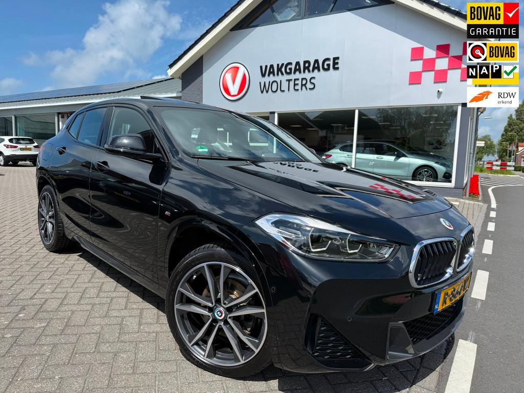 BMW X2 SDrive18i Business Edition Plus/ TREKHAAK/M SPORT/LED, 12 maanden, Gebruikt, Automatische klimaatregeling, Zwart