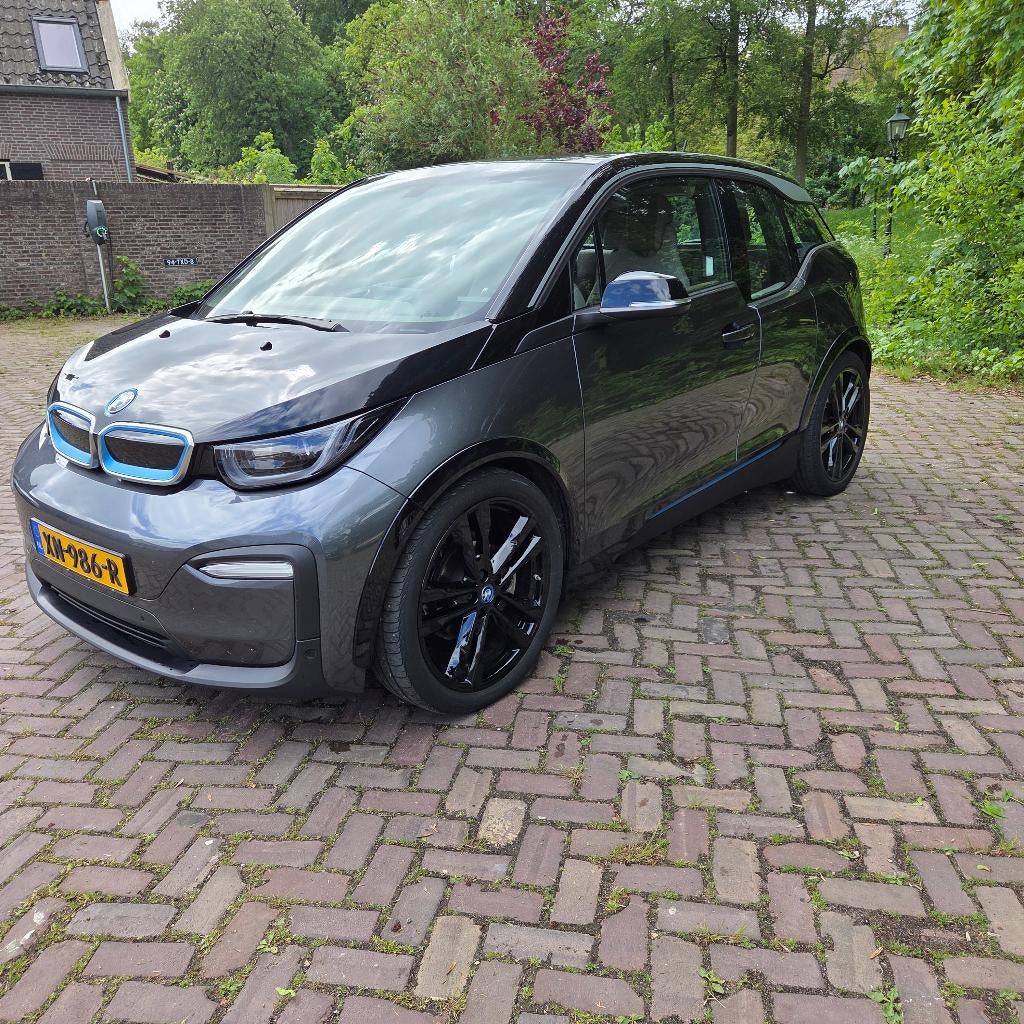 BMW i3 170pk (120 Ah) Aut 2019 Grijs, Auto's, Automaat, Achterwielaandrijving, 50 €/maand, 4 stoelen