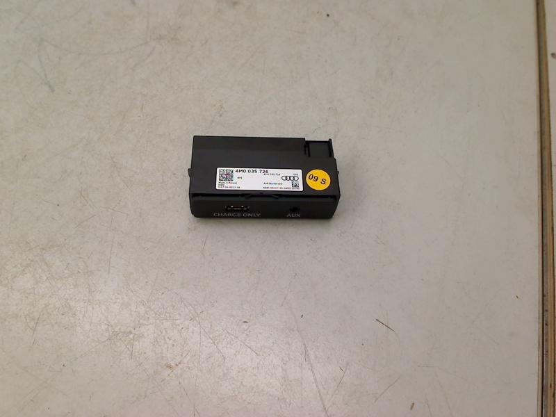 Usb Hub Audi A4 (B9) (2015-09/2018-08) 4M0035726, Gebruikt, Auto-Union-Straße  1, Ingolstadt 85057, , Duitsland, Info@audi.de