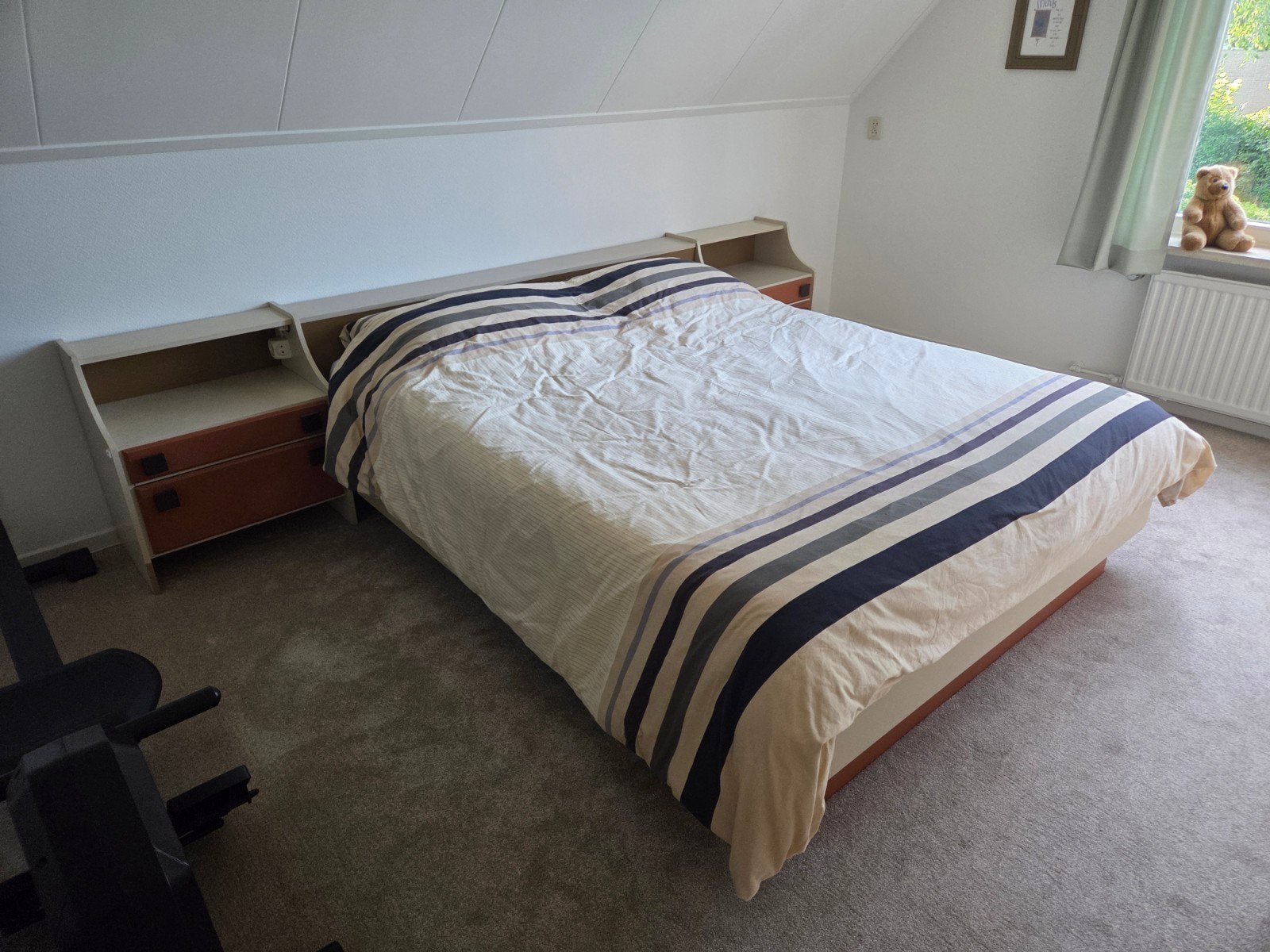 Vintage retro bed, twijfelaar 2 persoonsbed met nachtkastjes, Ophalen, Gebruikt, Twijfelaar