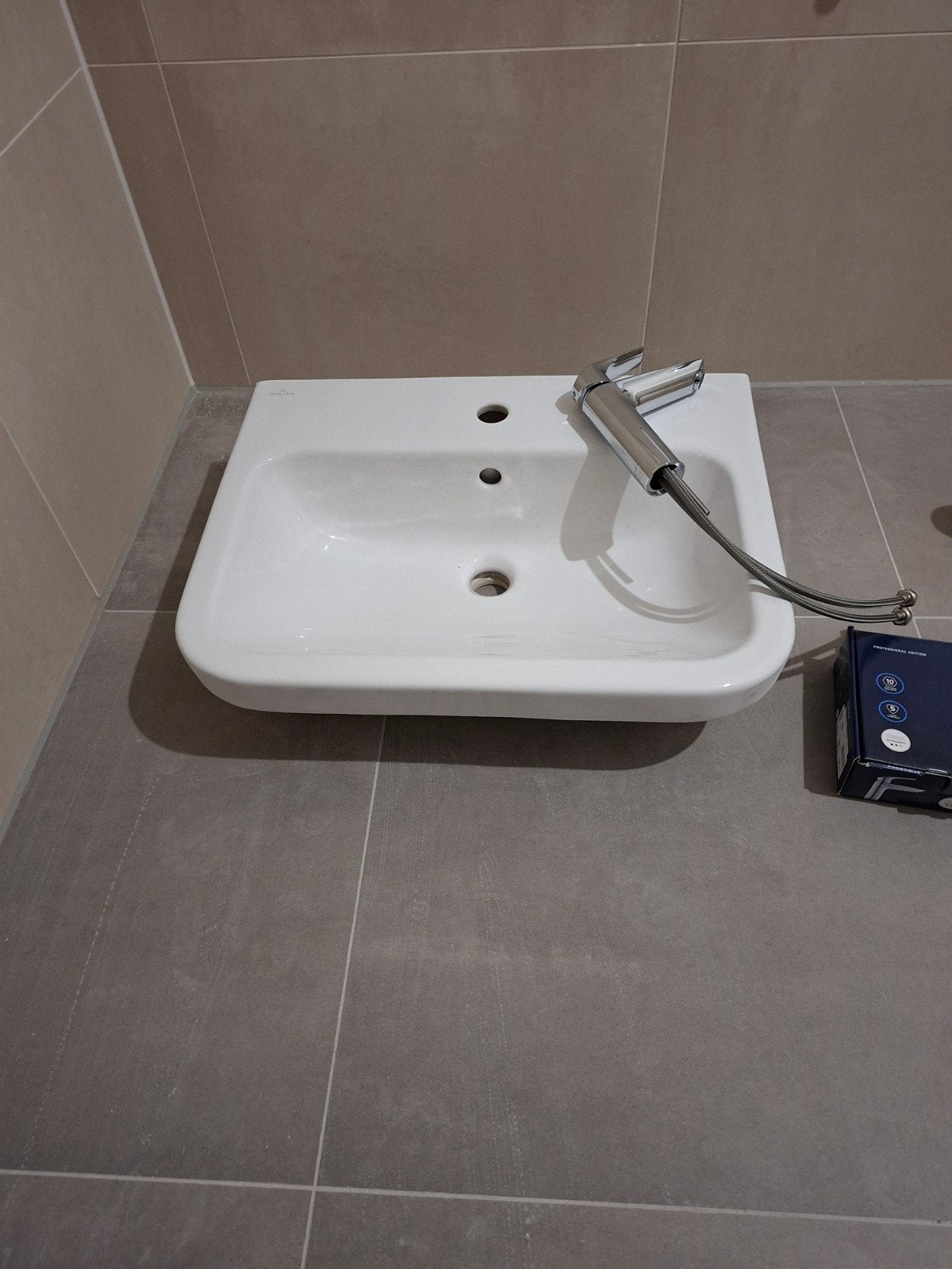 Villeroy & Boch wastafel met Grohe kraan en toebehoren, Ophalen, Nieuw