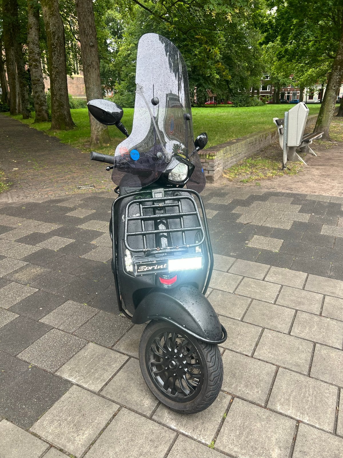 Vespa Sprint Notte Mat Zwart - Zo goed als nieuw, Fietsen en Brommers, Maximaal 45 km/u, Vespa S, Ophalen of Verzenden, Zo goed als nieuw