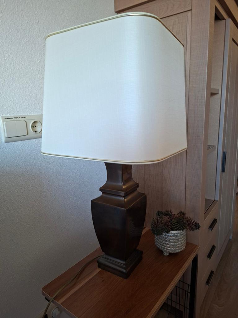 Klassieke tafellamp met stoffen kap, Gebruikt, 50 tot 75 cm, Klassiek, Ophalen of Verzenden