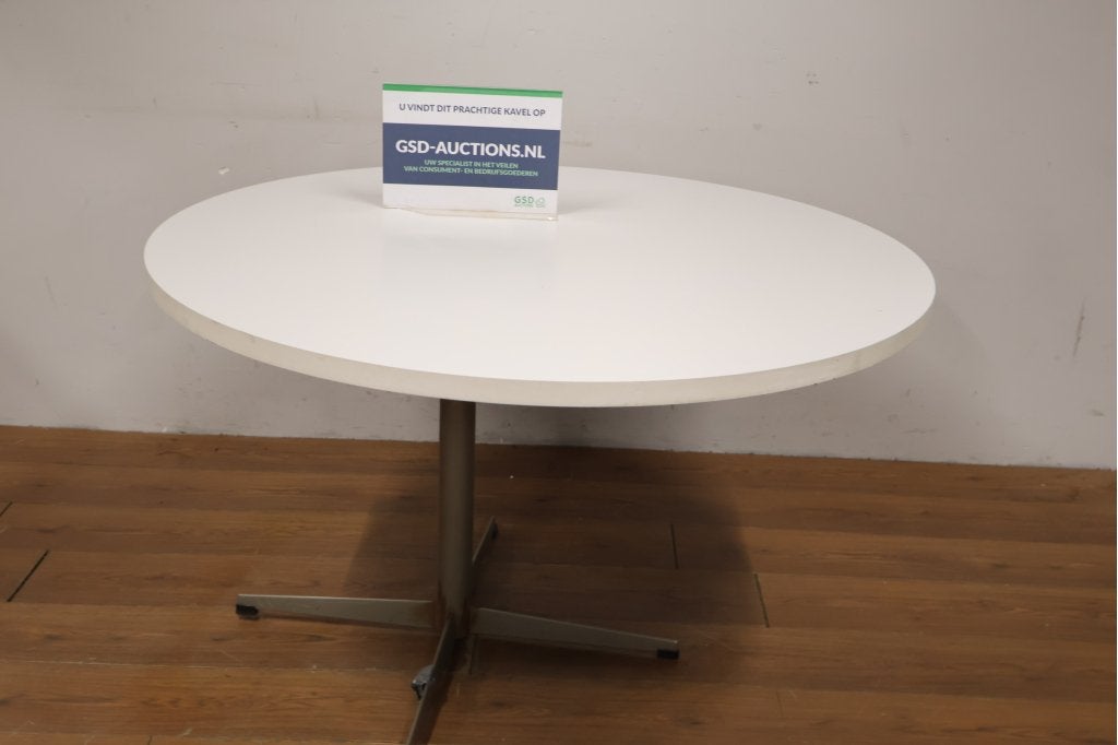 Round Formica dining table - Door Pastoe, Ophalen of Verzenden, Niet ingevuld, Niet ingevuld, Niet ingevuld
