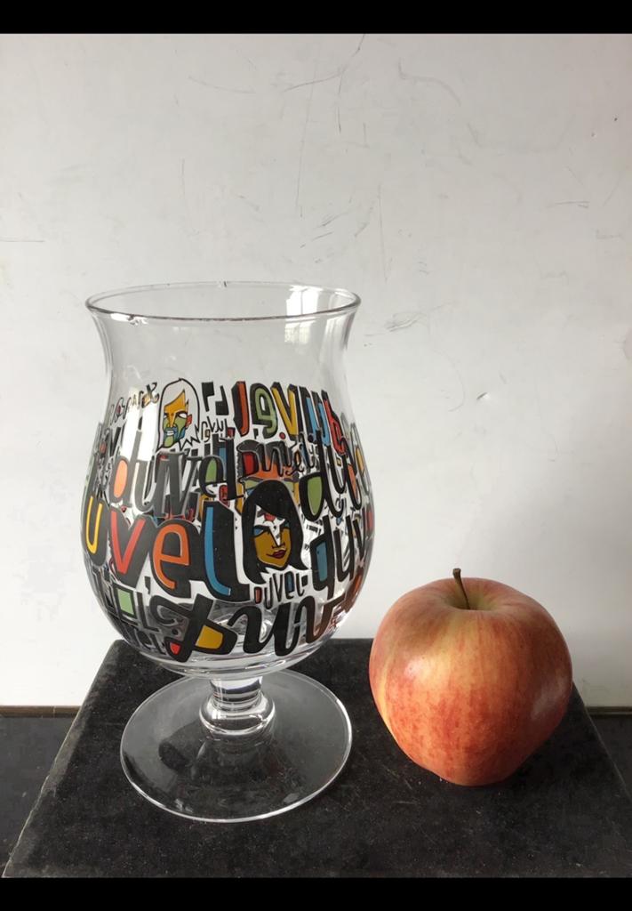 Bier glas Duvel voor verzamelaars. Helaas 2 chips bovenkant., Ophalen of Verzenden, Zo goed als nieuw, Glas of Glazen