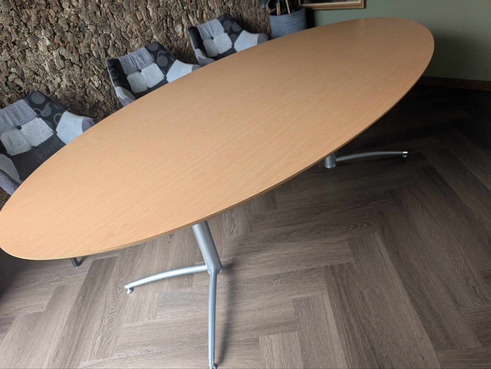 Stevige ovale Artifort tafel 220x120cm, Gebruikt, 100 tot 150 cm, 200 cm of meer, Vijf personen of meer