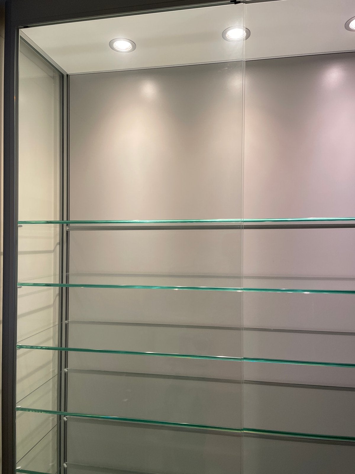 Siletsy Premium maat Vitrine met LED-verlichting en slot, Ophalen, 100 tot 150 cm, 200 cm of meer, 25 tot 50 cm