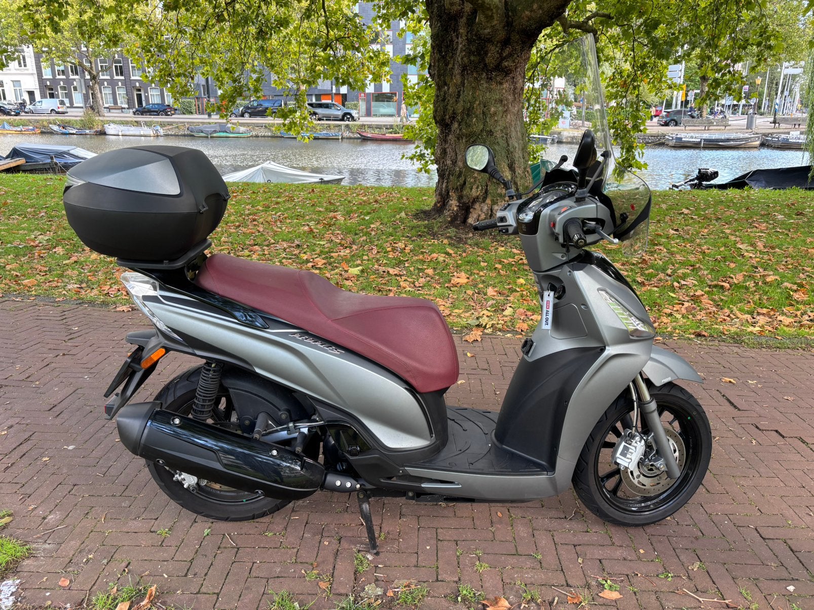 Kymco New People S 300i ABS 2021 3.300km ZGAN, Scooter, Particulier, Minimaal motorrijbewijs A2, Automaat
