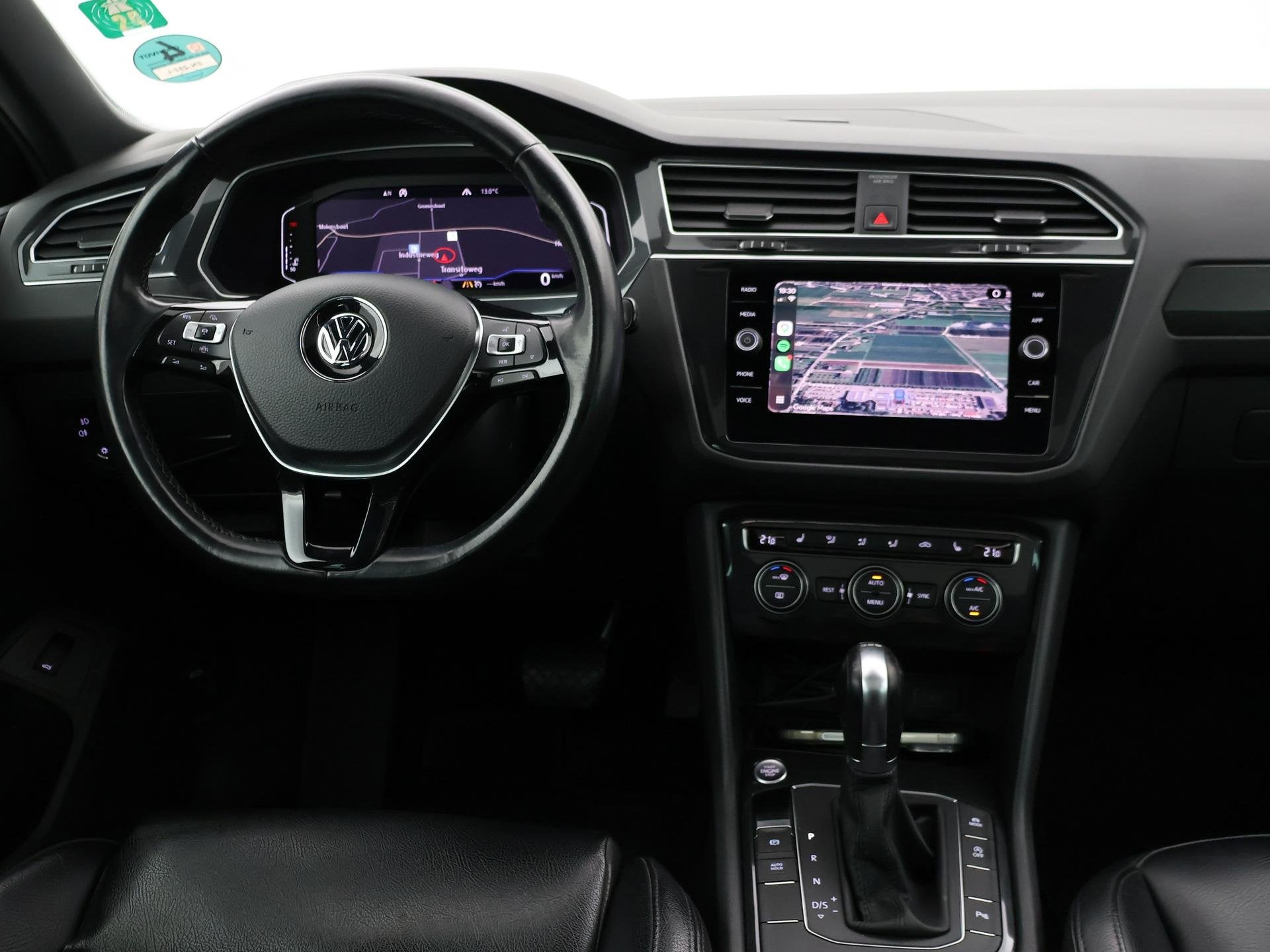 Volkswagen Tiguan 1.5 TSI ACT DSG R-LINE + PANORAMA | LEDER, Auto's, Gebruikt, 150 pk, Zwart, Origineel Nederlands