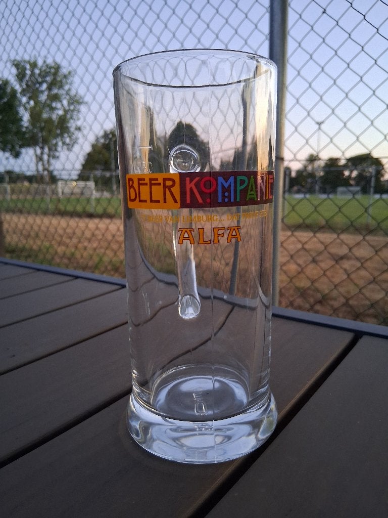 24 verschillende Alfa bierglazen, inclusief 0,5L pul, Ophalen of Verzenden, Gebruikt, Glas of Glazen, Overige merken