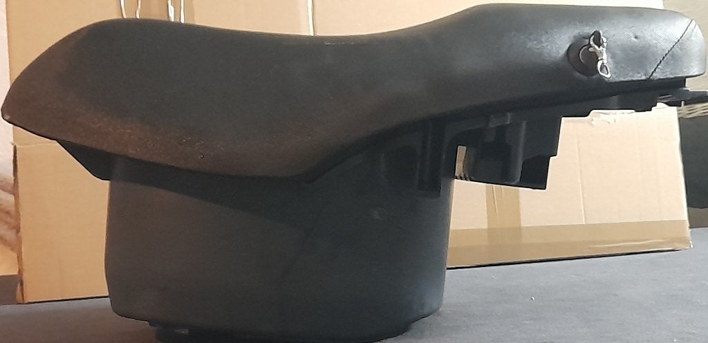 Originele Piaggio Fly 125 helmbak met buddyseat, Ophalen, Gebruikt, Zadel, Piaggio