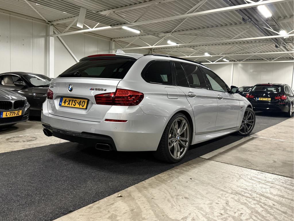 BMW 5 Serie Touring M550d xDrive High Exe. l Head-Up l Elek., Auto's, BMW, Automaat, 2993 cc, Leder, Diesel