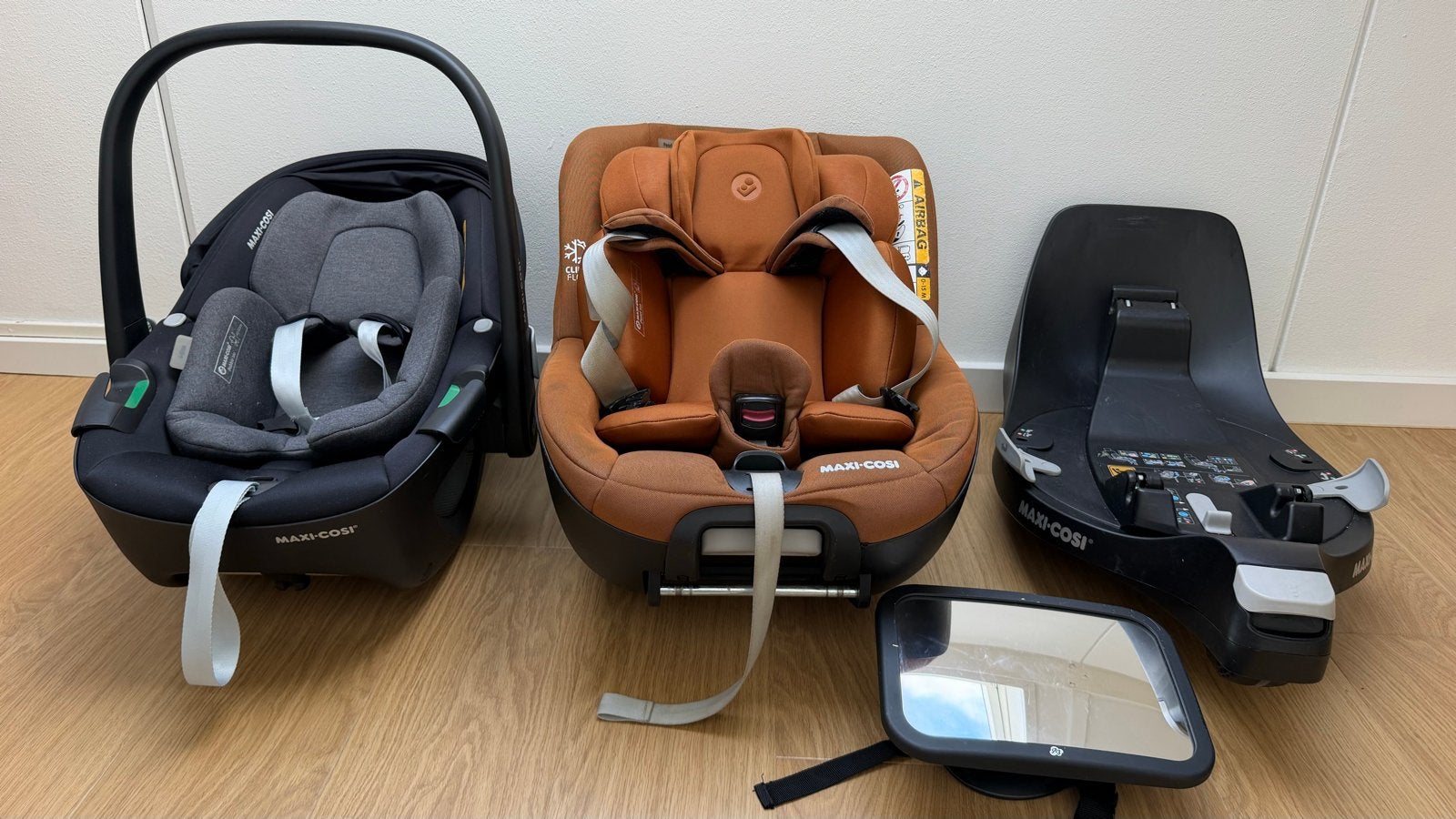 Maxi-Cosi autostoeltjes set met FamilyFix 360 base, Ophalen, 0 t/m 18 kg, Verstelbare rugleuning, Zo goed als nieuw