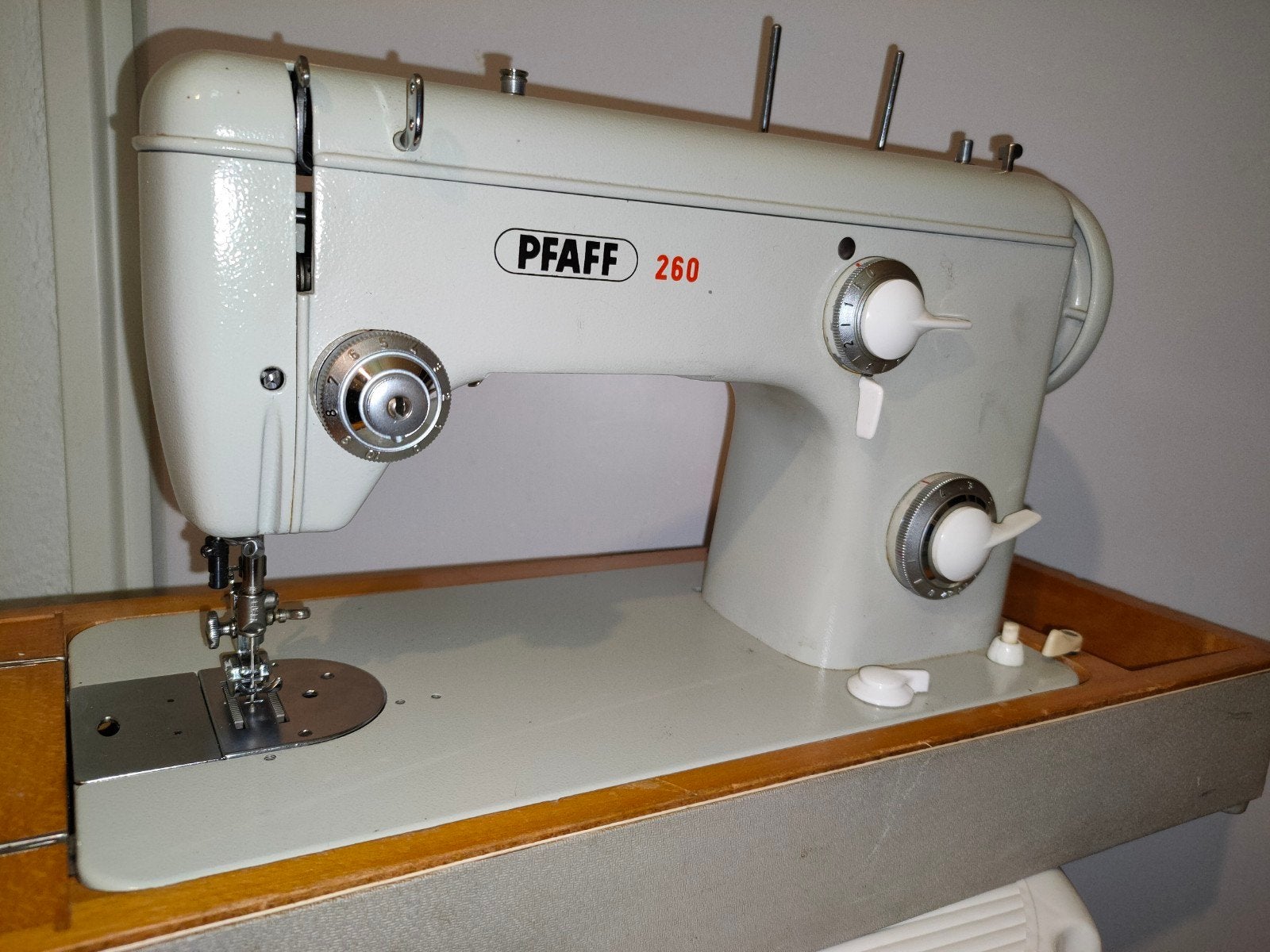 PFAFF 260 degelijk sterk, leder, canvas, jeans, skaistif enz, Hobby en Vrije tijd, Ophalen of Verzenden, Naaimachine, Pfaff