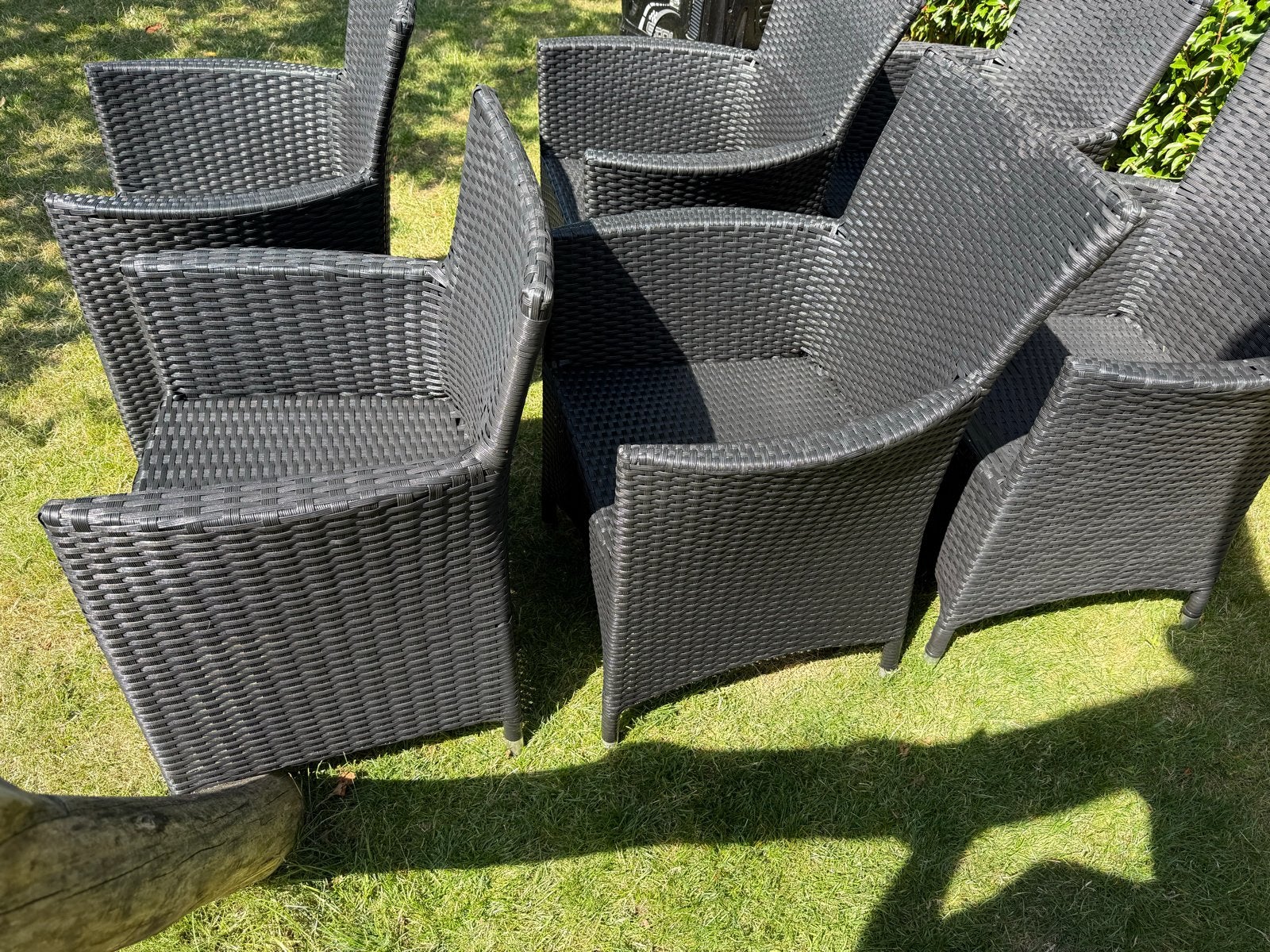 6 Wicker tuinstoelen, waarvan één met lichte schade, Tuin en Terras, Ophalen, Gebruikt, Wicker
