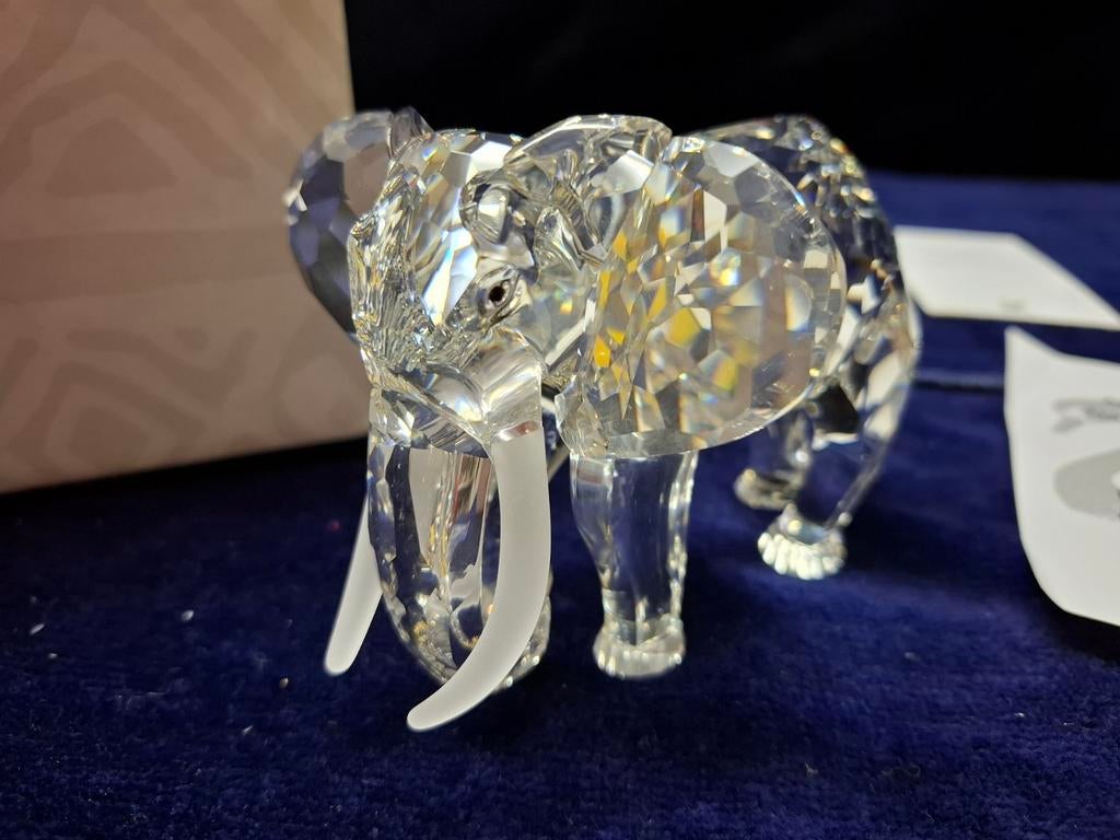 Swarovski Jaarstuk 1993 Afrika Olifant - Compleet  in Doos, Verzamelen, Swarovski, Zo goed als nieuw, Figuurtje, Ophalen of Verzenden