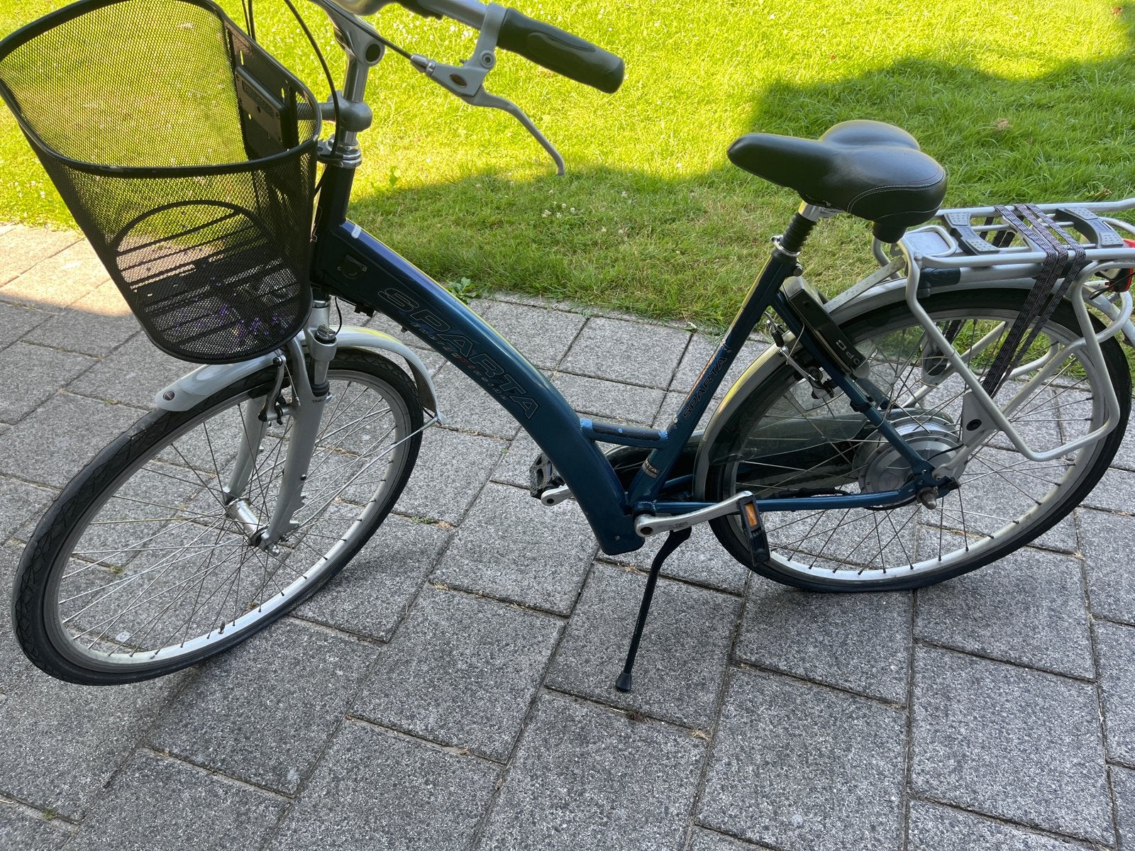 Niet-werkende Sparta elektr. fiets met mand en bagagedrager, Ophalen, Sparta, Gebruikt, Velgrem