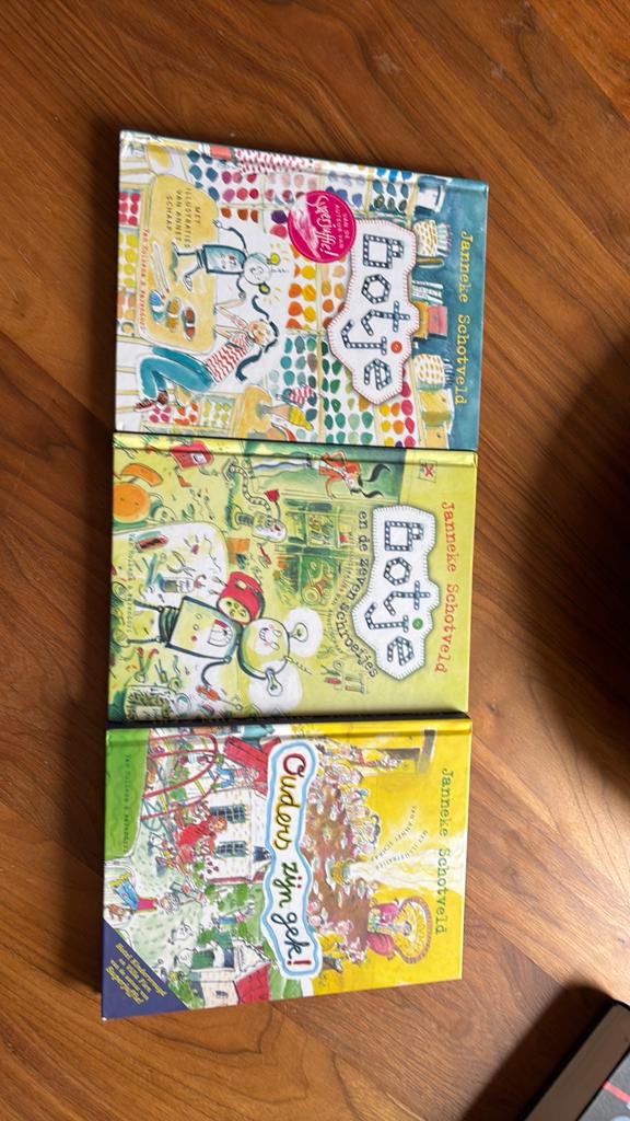 Janneke Schotveld boeken: Botje en Ouders zijn gek!, Ophalen of Verzenden, Gelezen, Fictie algemeen