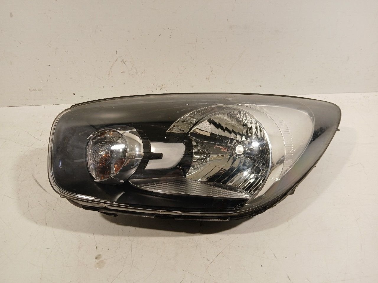 Koplamp links Kia Picanto, Onderdelen@venauto.nl, Van der Ven Autorecycling B.V., Ettenseweg 76, 4706 PB Roosendaal, The Netherlands