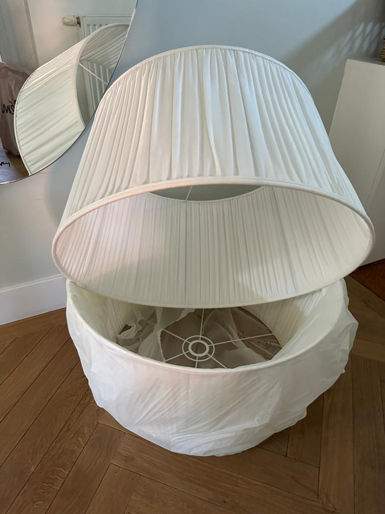 Off white lampenkappen (2 st), Huis en Inrichting, Lampen | Lampenkappen, Ophalen, 25 tot 50 cm, Rond, Plissé, vintage