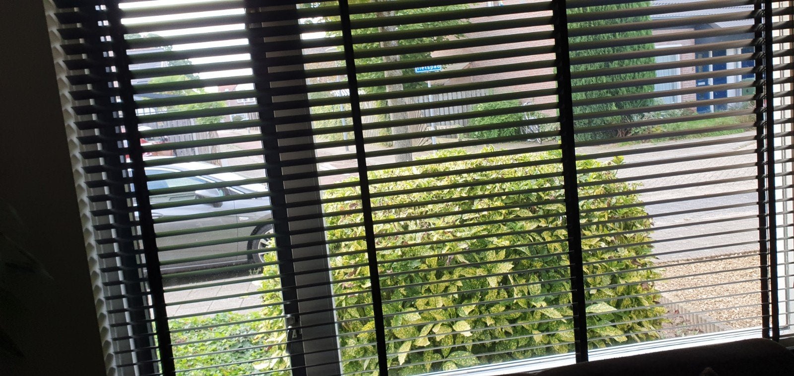 2x Zwarte Luxaflex Jaloezieën 230x163 cm, Ophalen, Jaloezie, Gebruikt, Zwart