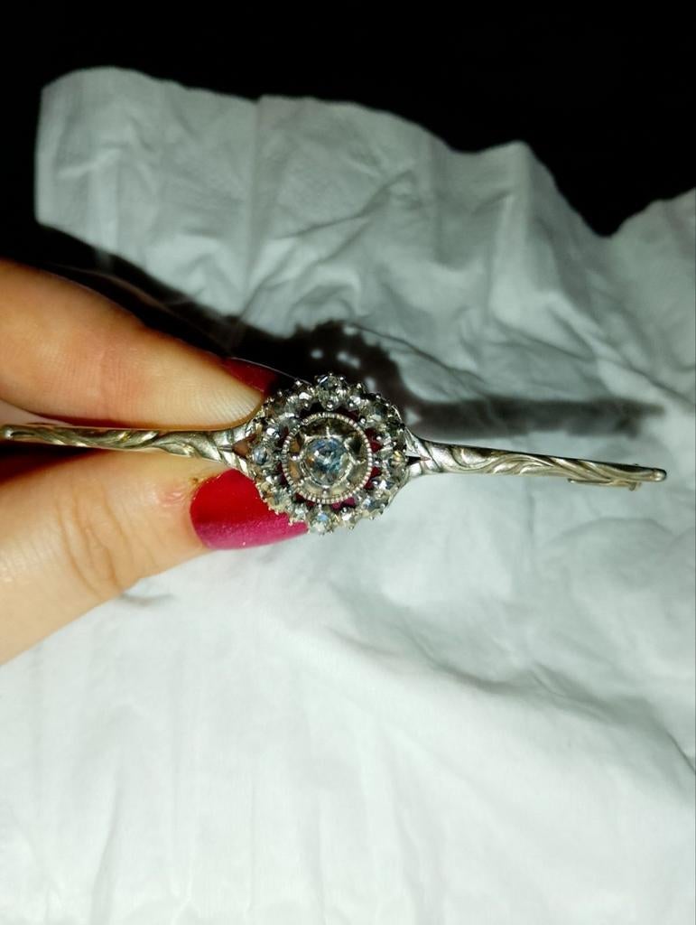 Gouden rozet geslepen diamanten broche, 10 cm of meer, Gebruikt, Ophalen of Verzenden, Met edelsteen
