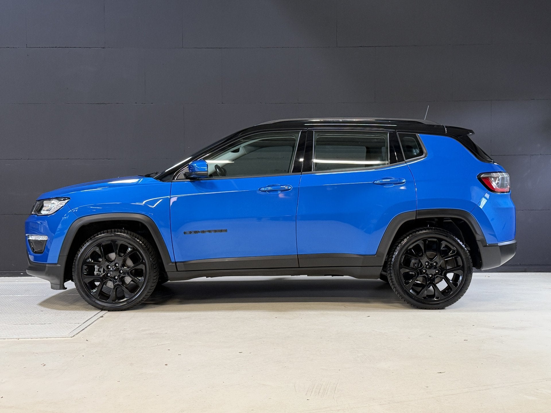 Jeep Compass 1.3T Night Eagle Liberty Edition | Camera | Car, Auto's, Voorwielaandrijving, Euro 6, 4 cilinders, Blauw