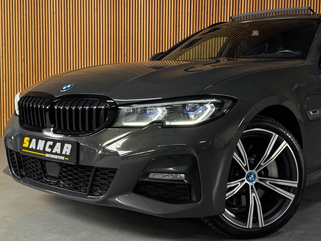 BMW 3-serie Touring 330e M-sport PANO|AMBIENT|19 INCH|LASER|, Auto's, BMW, 1998 cc, Gebruikt, 4 cilinders, Plug-in hybride