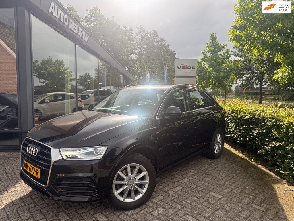 Audi Q3 1.4 TFSI CoD Adrenalin AUTOMAAT, S-Line+Winterbanden, Euro 6, 4 cilinders, 150 pk, Zwart