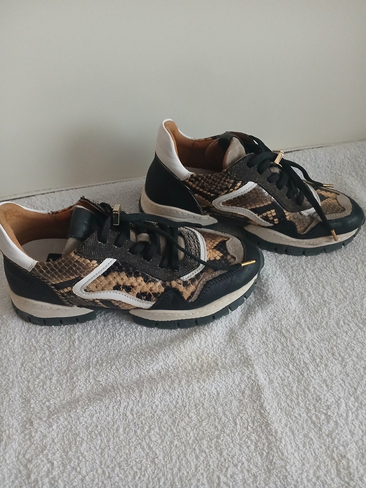Via Vai, Ophalen of Verzenden, Zo goed als nieuw, Sneakers of Gympen
